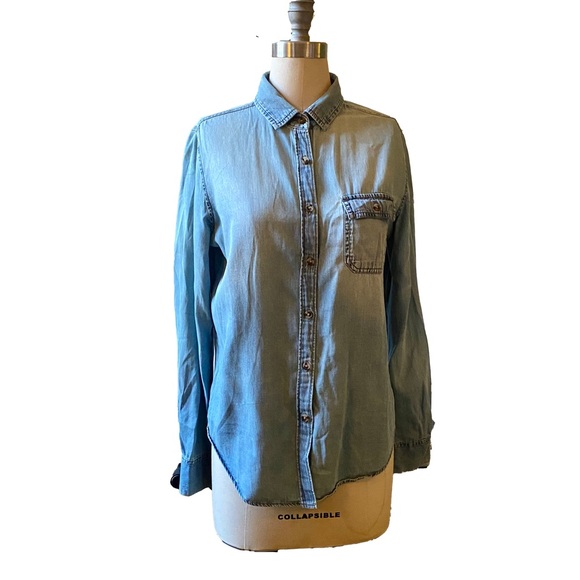 BDG Chambray Button-Up Shirt - Picture 1 of 9